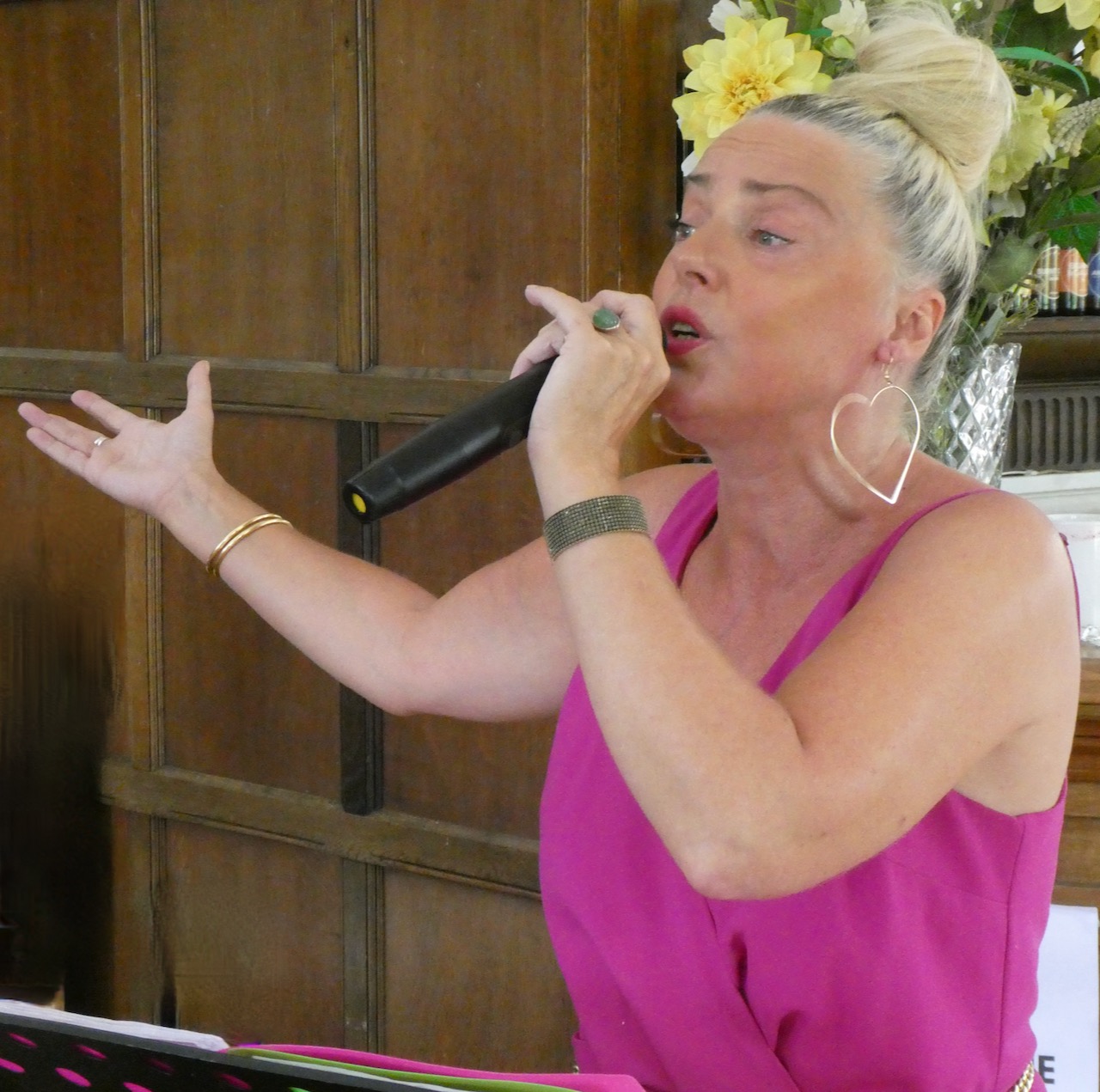 Vicki Rooks Vikki’s vocals – Reflections